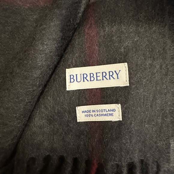 NWT Burberry Giant Check Scarf Charcoal - Picture 3 of 7